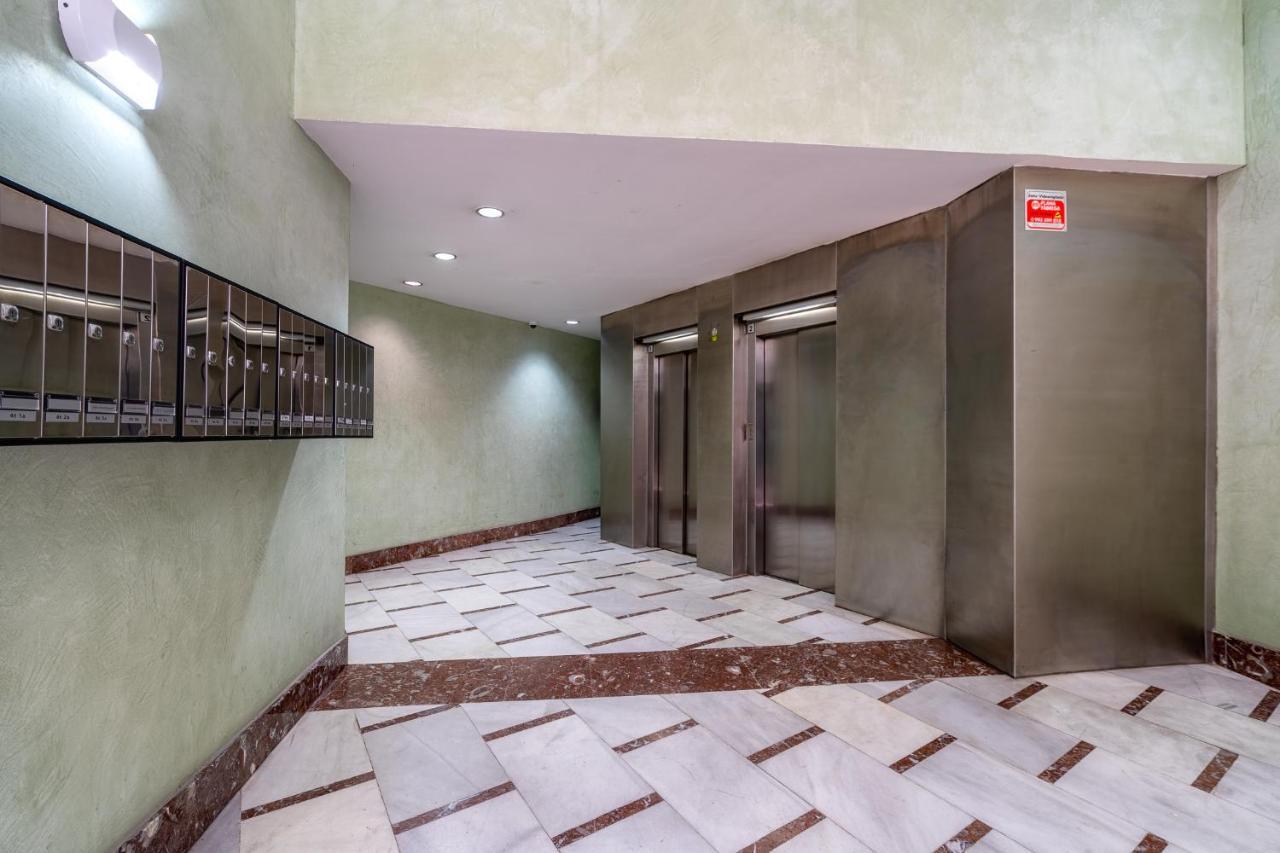 Espectacular Loft En Centrico Edificio Singular Apartment Manresa Exterior foto